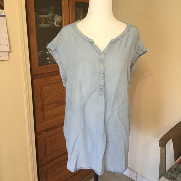 Gap sleeveless chambray top - Picture 1 of 5